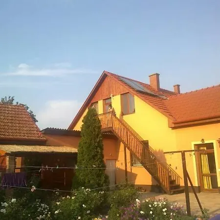 Szilvia Vendeghaz * Korosszakal